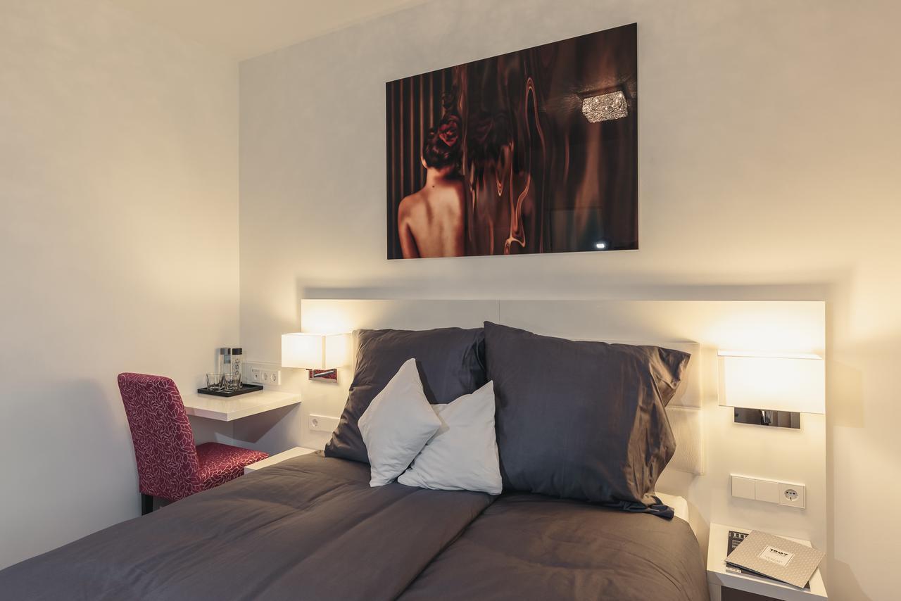 ノイエンシュタット・アム・コッハー Bahnlounge 1907 Bed & Breakfast エクステリア 写真