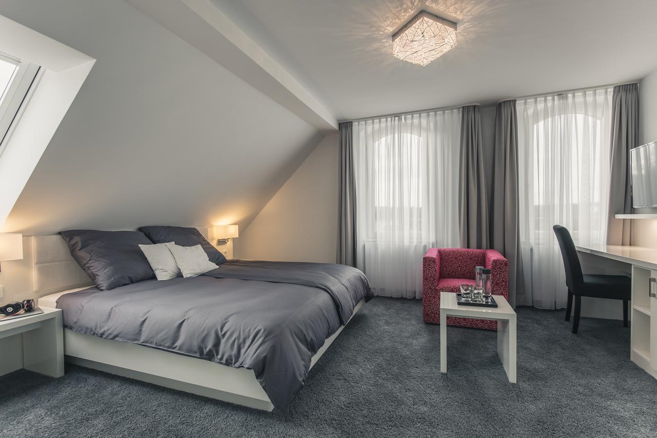 ノイエンシュタット・アム・コッハー Bahnlounge 1907 Bed & Breakfast エクステリア 写真