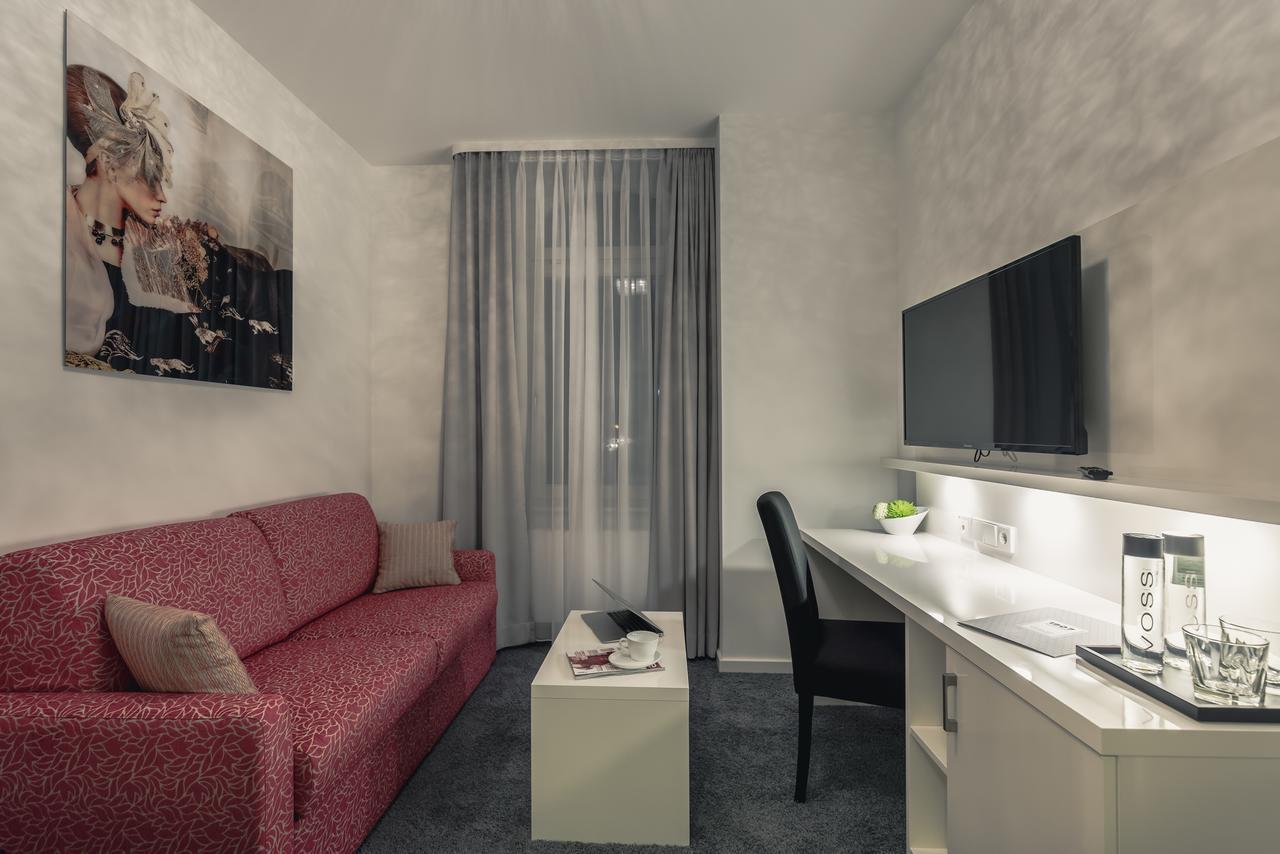 ノイエンシュタット・アム・コッハー Bahnlounge 1907 Bed & Breakfast エクステリア 写真